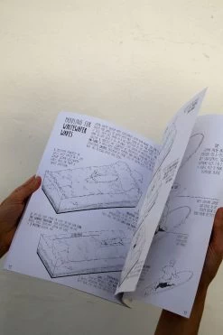 The Beginners Surf Companion Deutsch -Surf Gear Verkauf open pages 2 1