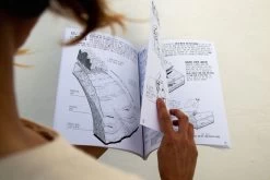 The Beginners Surf Companion Deutsch -Surf Gear Verkauf open pages 3 1